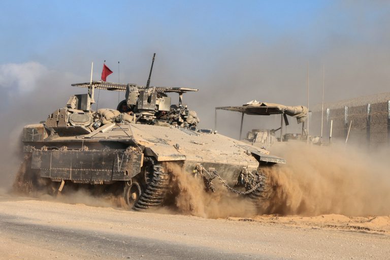 Israel inicia ofensiva terrestre na Cidade de Gaza e mata pelo menos 68 palestinos nesta terça 