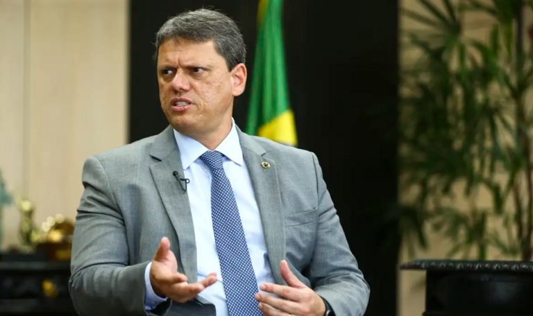'Tarcísio sairia candidato a presidente, se Lula estivesse enfraquecido', diz cientista
