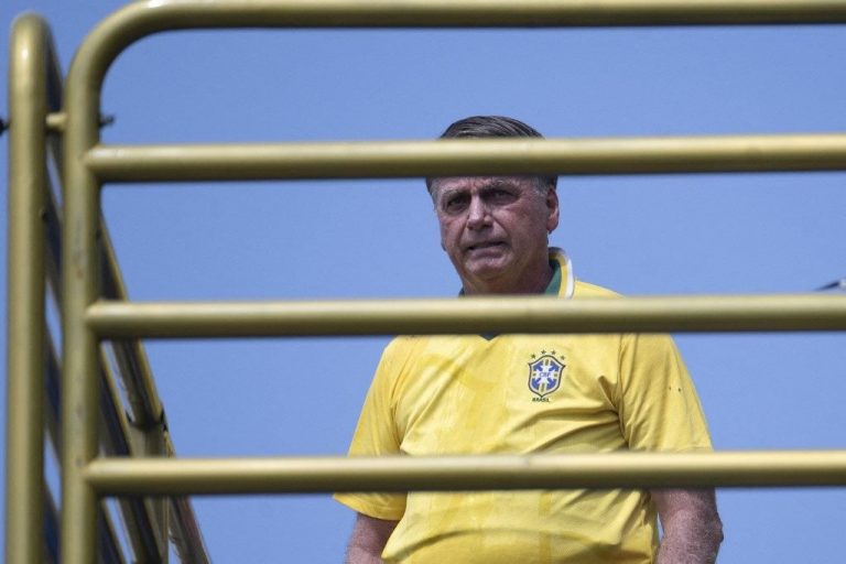 Transferência de Bolsonaro para Papudinha foi 'dentro da lei, e simbolicamente mais humilhante'