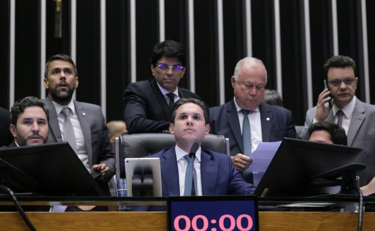 Votação secreta para prisões e ampliação do foro privilegiado: como ficou a PEC da Blindagem