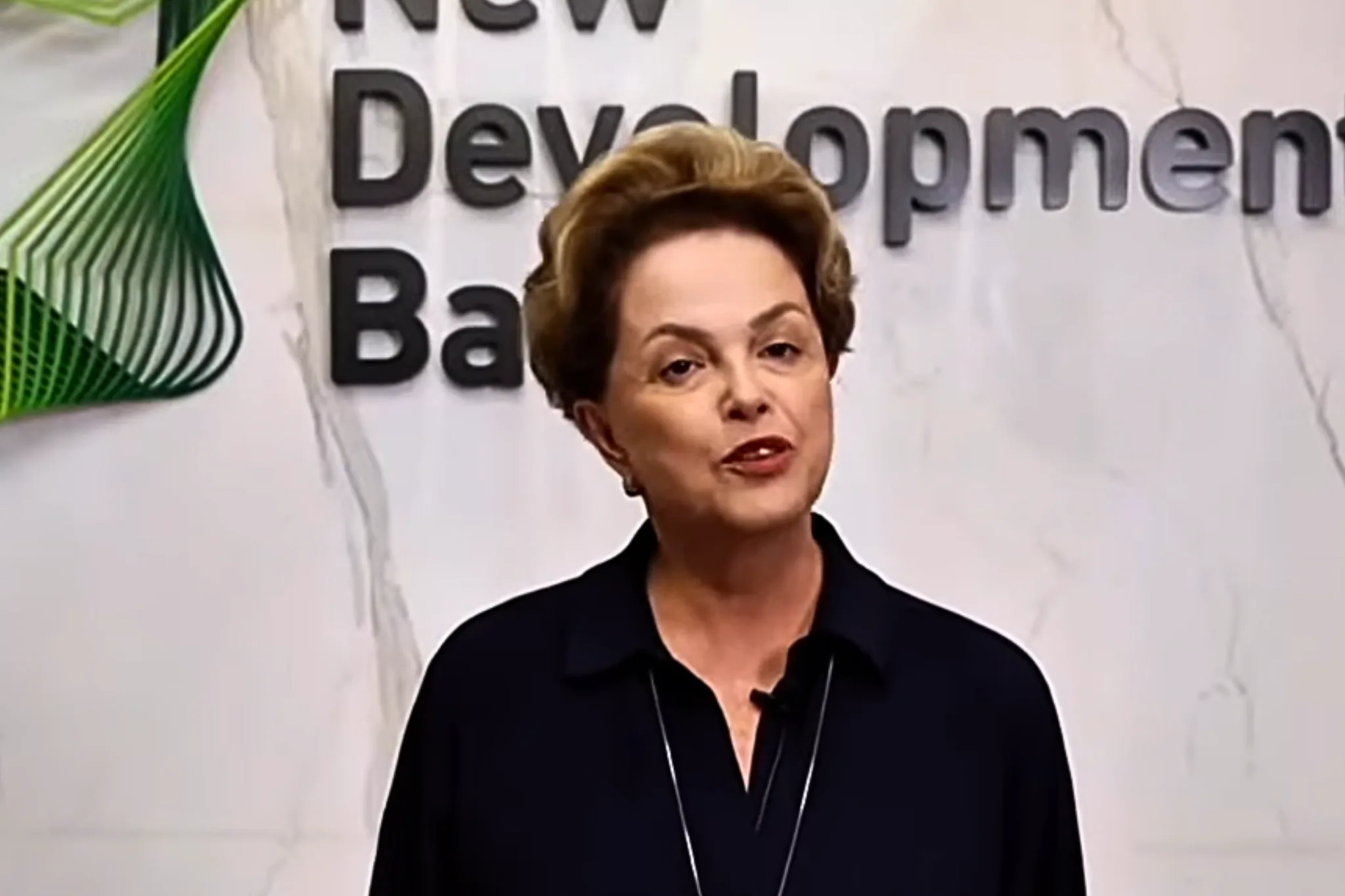 Ex-presidenta Dilma Rousseff preside atualmente o Novo Banco do Desenvolvimento, com sede em Xangai, China. Foto: Reprodução