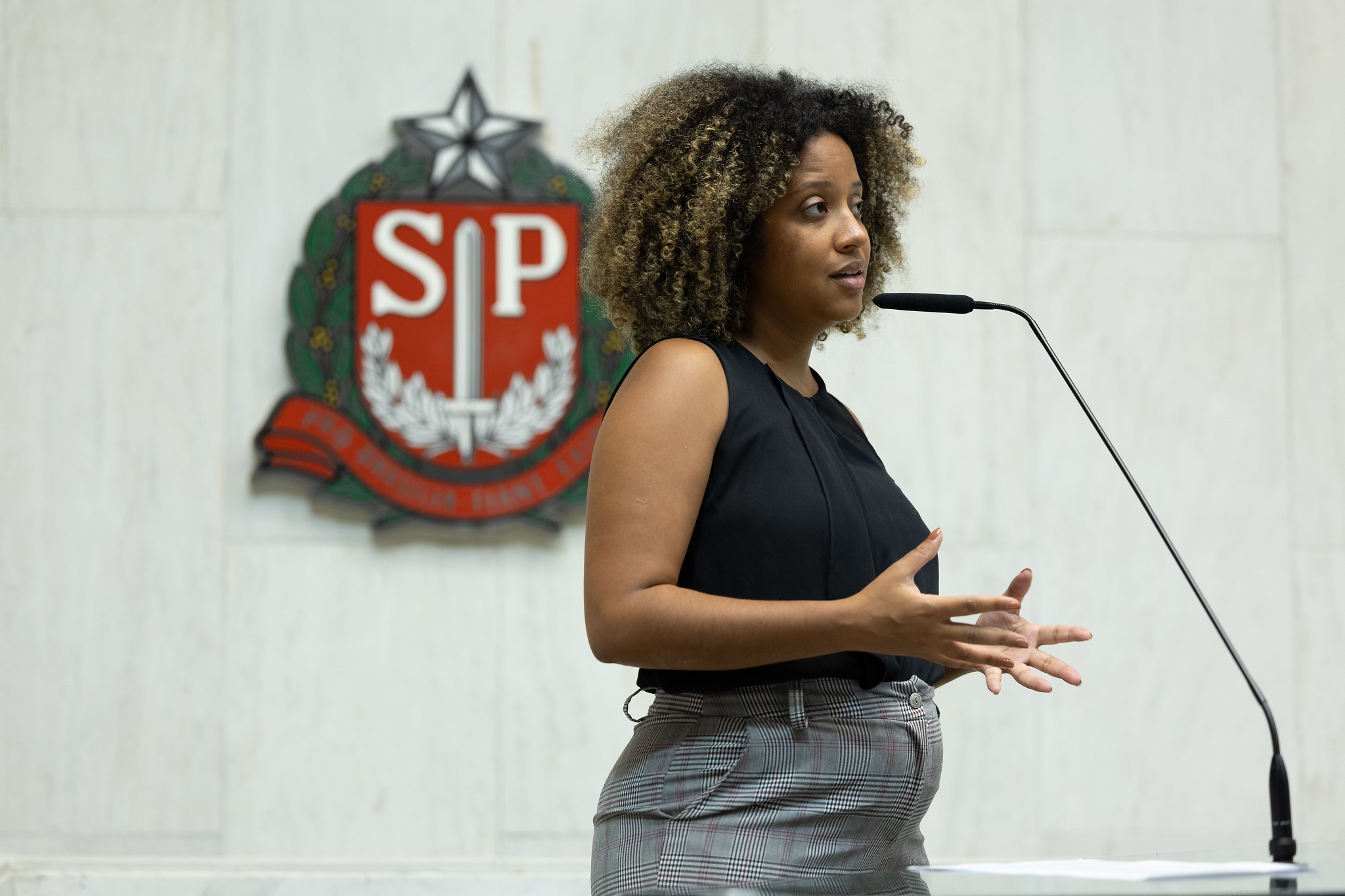 Paula Nunes é codeputada da Bancada Feminista do Psol-SP e cobra apuração sobre a origem das bebidas adulteradas com metanol
