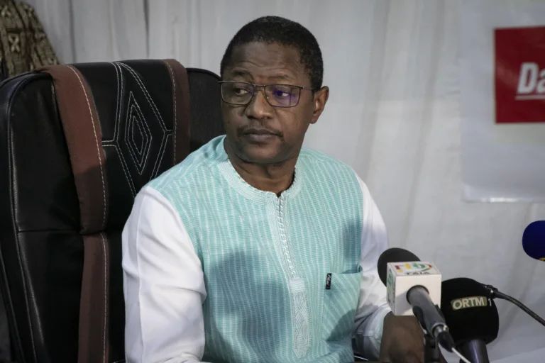 Burkina Faso se recusa a aceitar deportados dos EUA e Trump cancela vistos do país africano