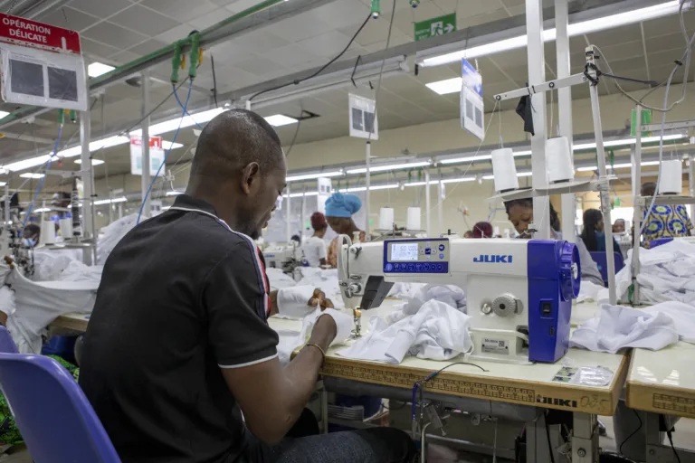 Workers locked inside Benin’s largest cotton factory denounce ‘fake industrialization’
