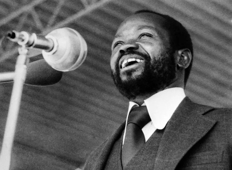 Morte de Samora Machel há 39 anos enterrou projeto socialista em Moçambique