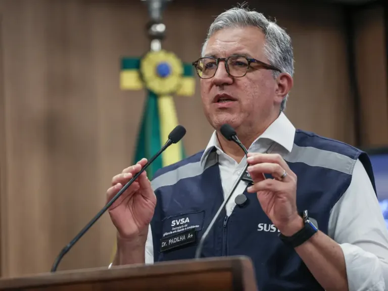 Intoxicação por metanol: casos suspeitos devem aumentar, diz ministro