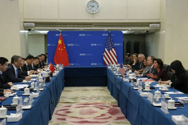 China anuncia novas medidas para controle sobre terras raras e tecnologias avançadas; entenda