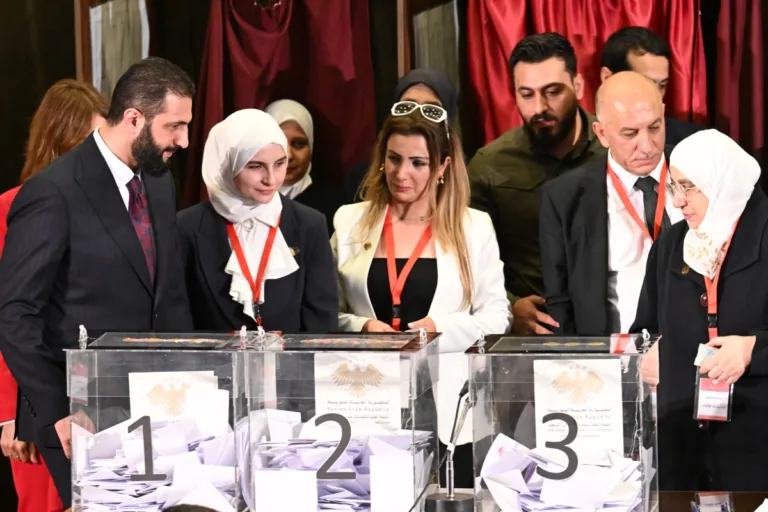 Primeiro pleito sírio pós-Assad tem baixa representatividade étnica, religiosa e de gênero