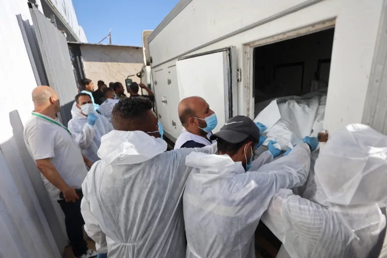 Corpos de palestinos entregues por Israel têm sinais de tortura e execução sumária