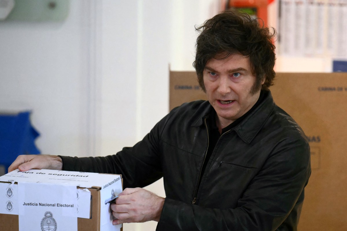 Partido de Milei vence legislativas na Argentina e abre caminho para ampliar neoliberalismo