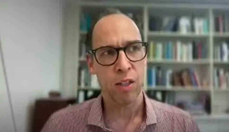 O professor Diogo Meyer, da USP, defende que os cientistas refutem o determinismo genético