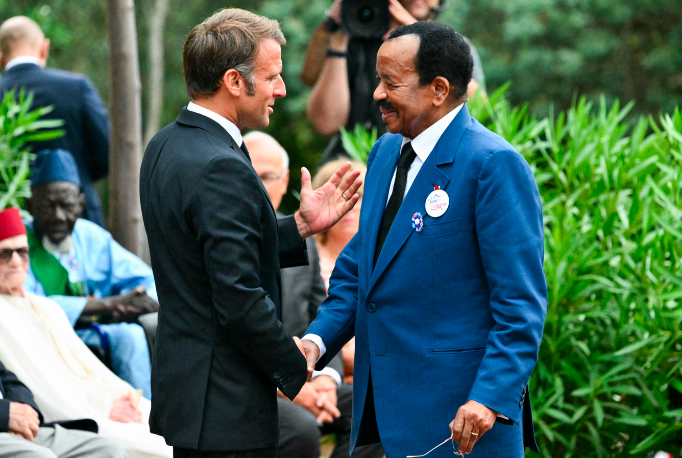 Aos 92 anos, Biya, ditador aliado de Macron, é reeleito pela 8º vez presidente de Camarões