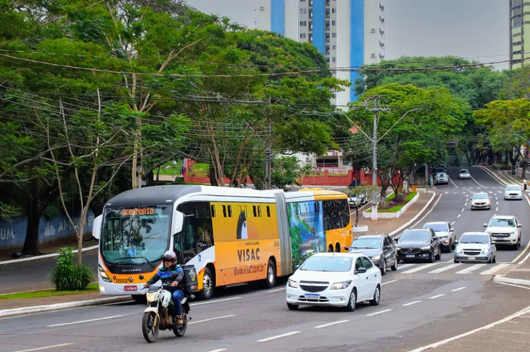 Prefeitura de Foz do Iguaçu (PR) firma contrato suspeito de R$ 25,4 milhões com Celepar