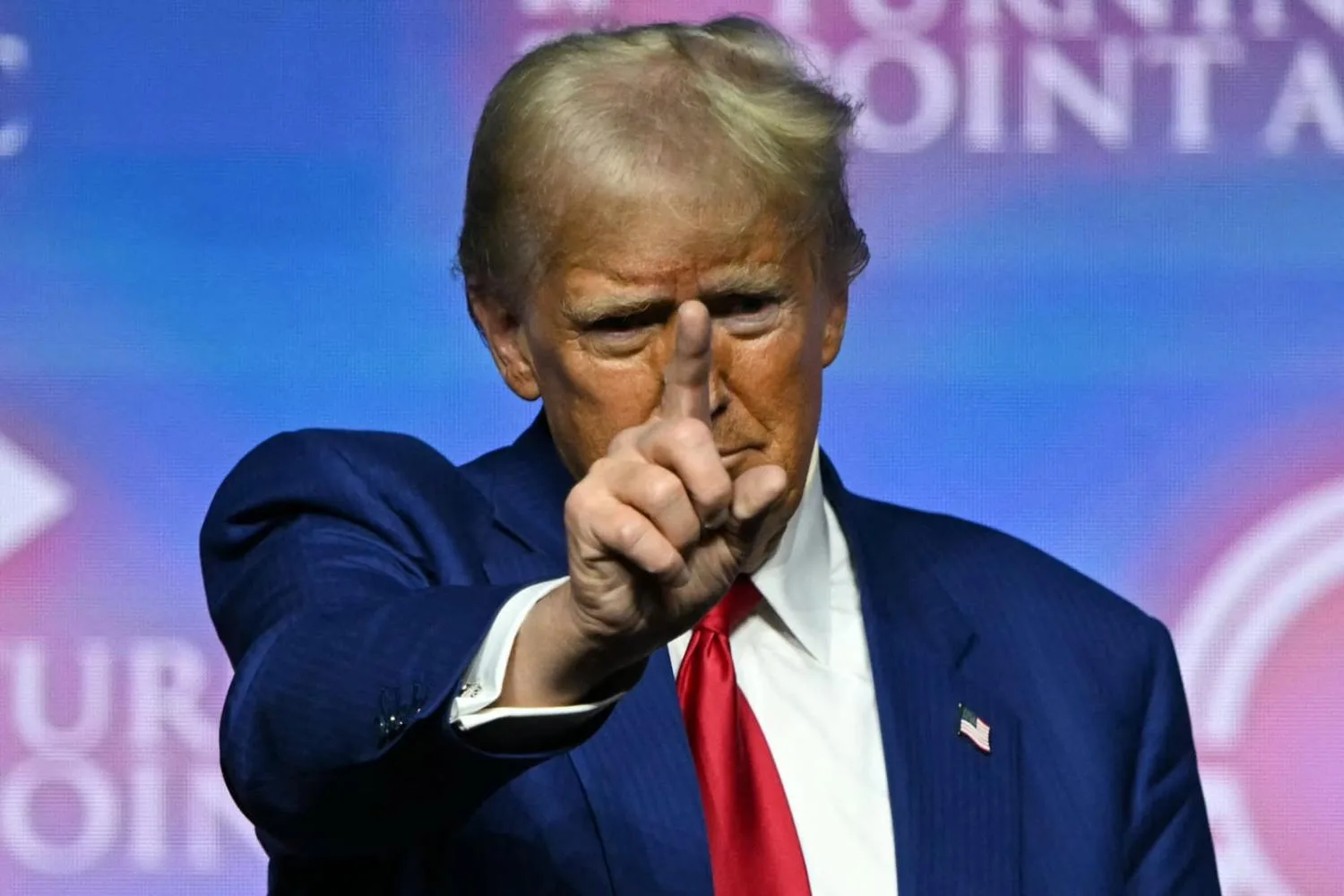 Presidente dos Estados Unidos, Donald Trump, tem adotado postura agressiva na região e ampliado a presença militar próxima à costa venezuelana