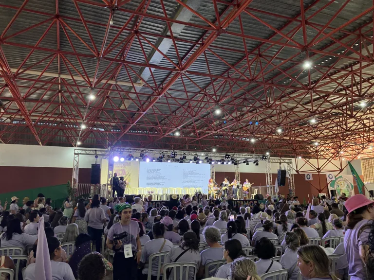 Congresso reúne 2 mil mulheres camponesas em Brasília por justiça social e soberania
