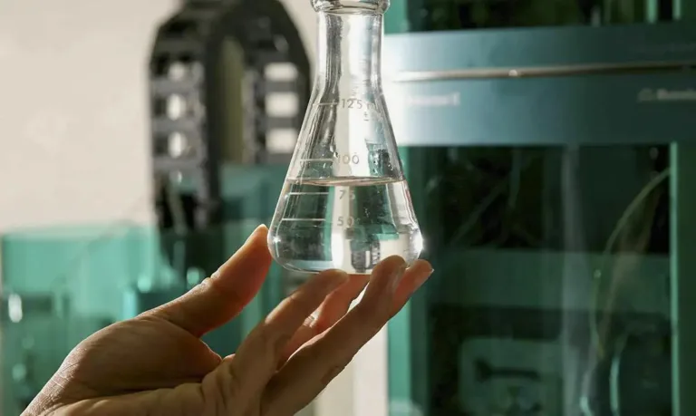 Metanol: Rio começa a fiscalizar estabelecimentos para evitar casos de intoxicação