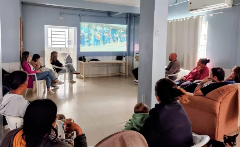 Tarifa zero é tema de cine debate com comunidade de São Leopoldo (RS)