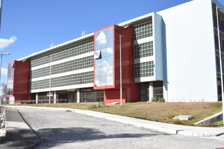 Justiça suspende liminar e autoriza seleção para a primeira turma de Medicina do Pronera em PE