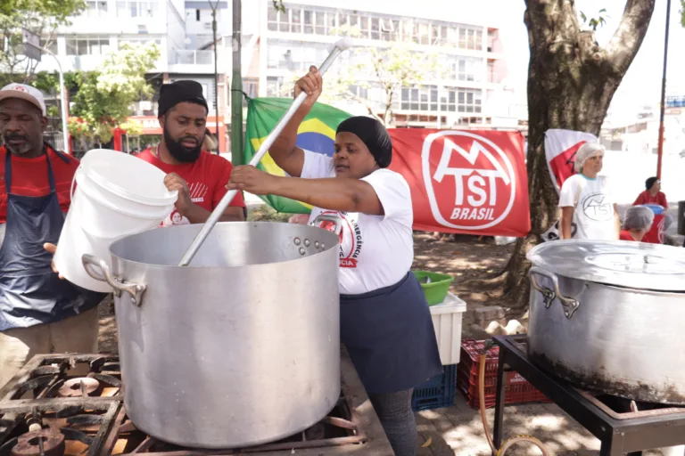 Cozinha Solidária da Azenha é interditada após fiscalização conjunta em Porto Alegre