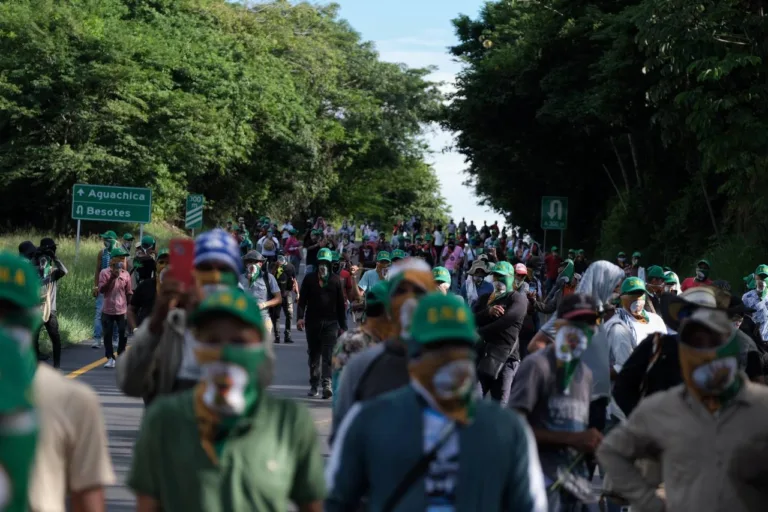 Mobilização popular na Colômbia exige fim do paramilitarismo e vida digna nos territórios