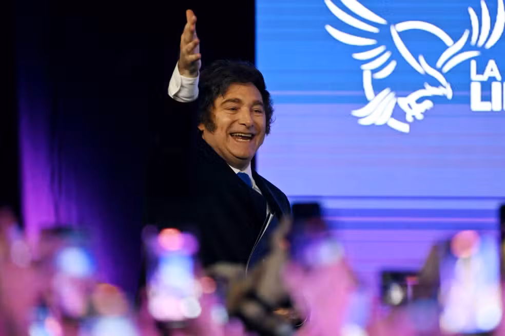 Resultado de Milei na Argentina representa vitória dos EUA sobre América Latina, diz professor