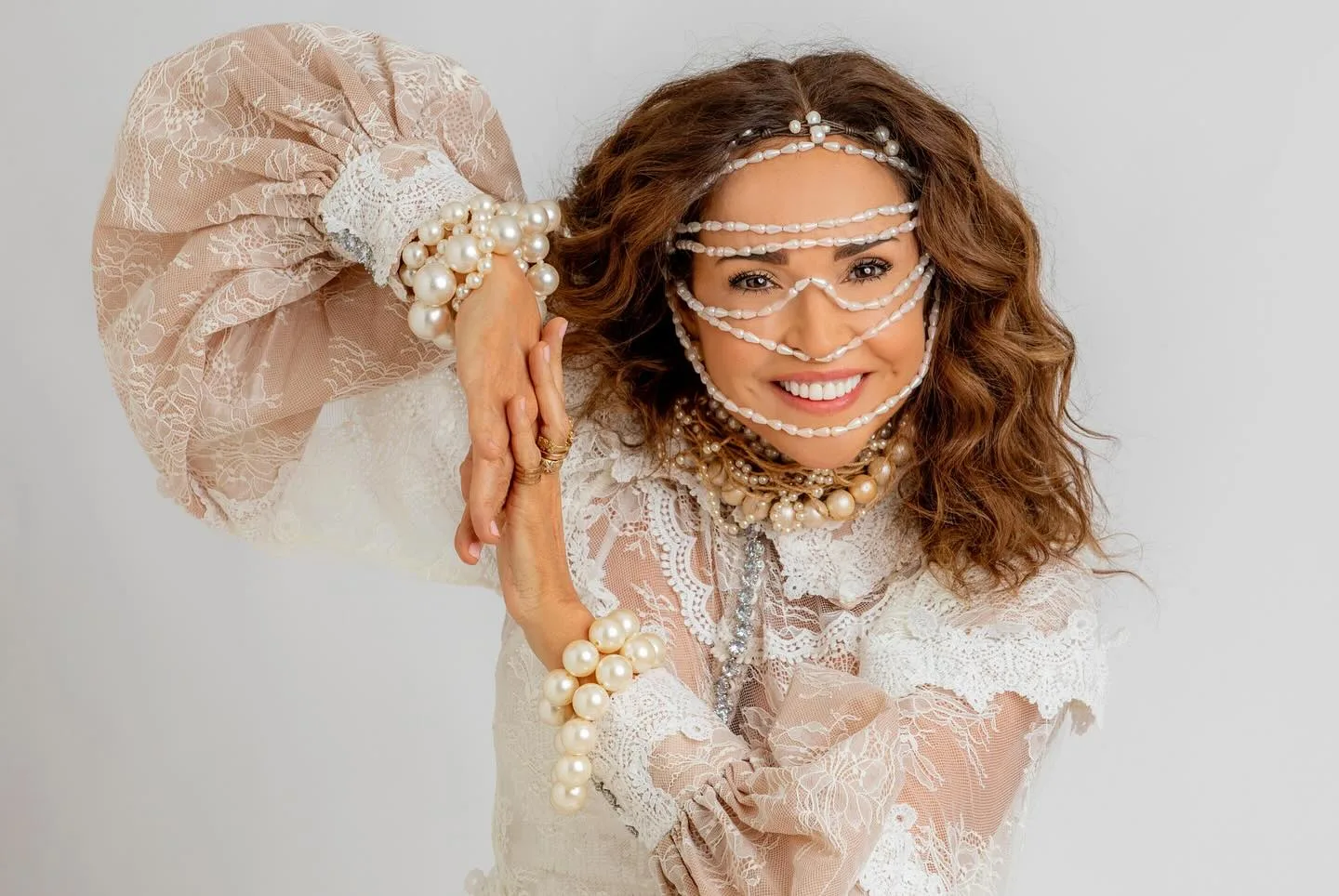 Daniela Mercury lançou Cirandaia, seu 26º álbum, que reúne ritmos afro-brasileiros, vozes indígenas e parcerias com diversos artistas