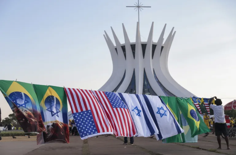 No aniversário de 2 anos do genocídio palestino, ato bolsonarista em Brasília exalta Israel
