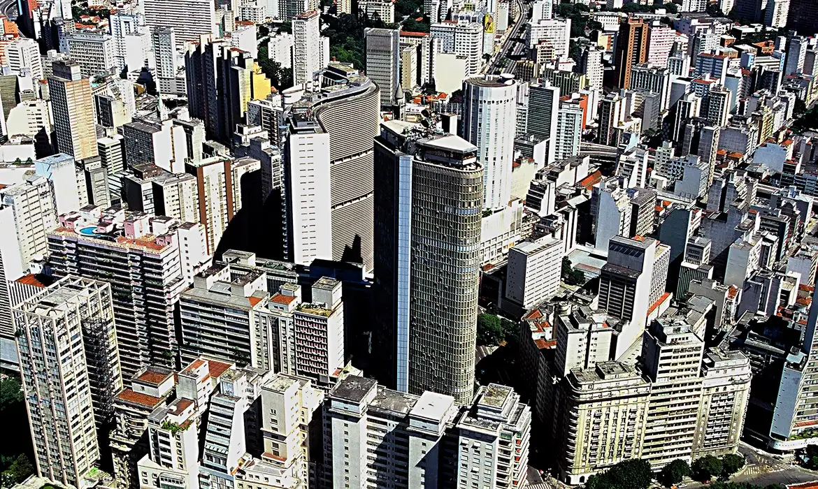 Projeto de Ricardo Nunes eleva o IPTU acima da inflação e deve aumentar a arrecadação em R$ 2 bilhões, segundo estimativas da prefeitura