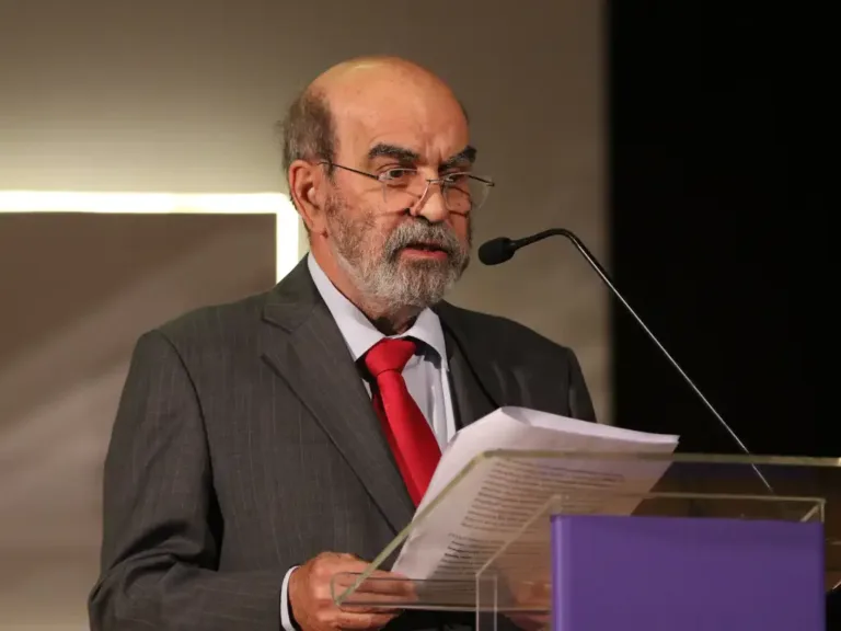 'Falamos do metanol, mas e os agrotóxicos nos alimentos?', questiona José Graziano