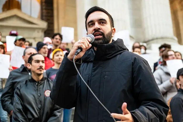 Zohran Mamdani lidera pesquisas eleitorais para Prefeitura de Nova York