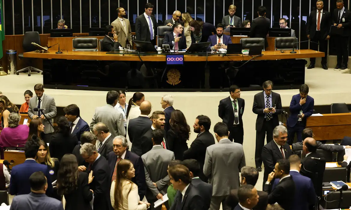Folena e Lopes apontam que PL foi deturpado por setores da extrema direita e ameaça a eficiência da segurança pública