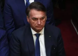 Presidente de Honra do PL, Jair Bolsonaro, tem o salário de R$ 46 mil suspenso