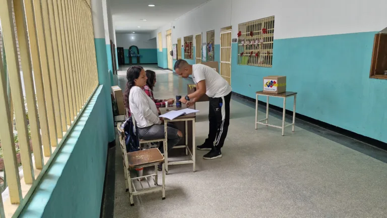 Com 36 mil projetos e 79 observadores, Venezuela conclui 4ª consulta popular de 2025
