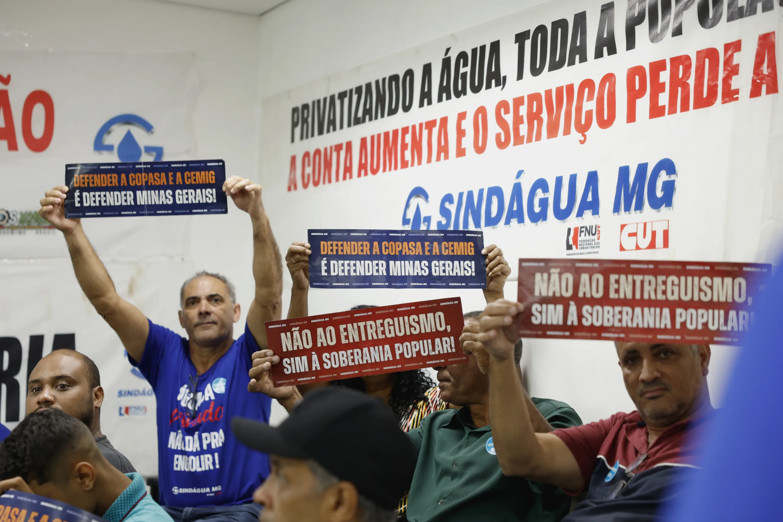 Enquanto a disputa jurídica se desenrola, o Projeto de Lei 4.380/15, que autoriza a privatização da Copasa, avançou mais um passo na ALMG