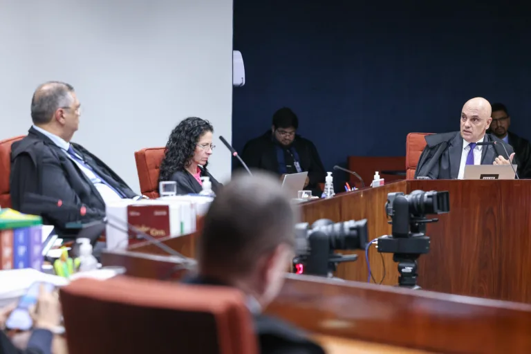 Supreme Court advances coup cases as Bolsonaro nears arrest and son Eduardo becomes a defendant