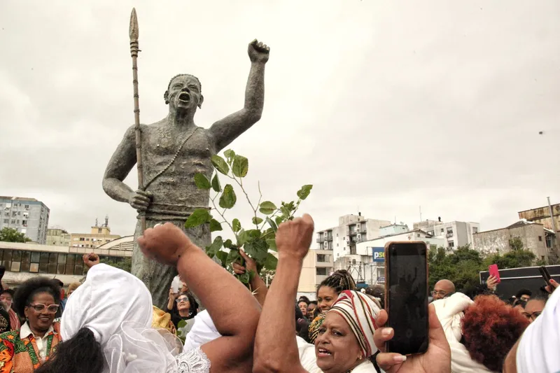 Estátua de Zumbi dos Palmares em Porto Alegre