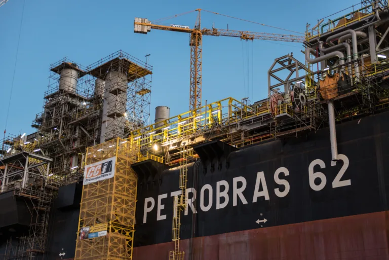 Petrobras anuncia descoberta de petróleo na Bacia de Campos (RJ)