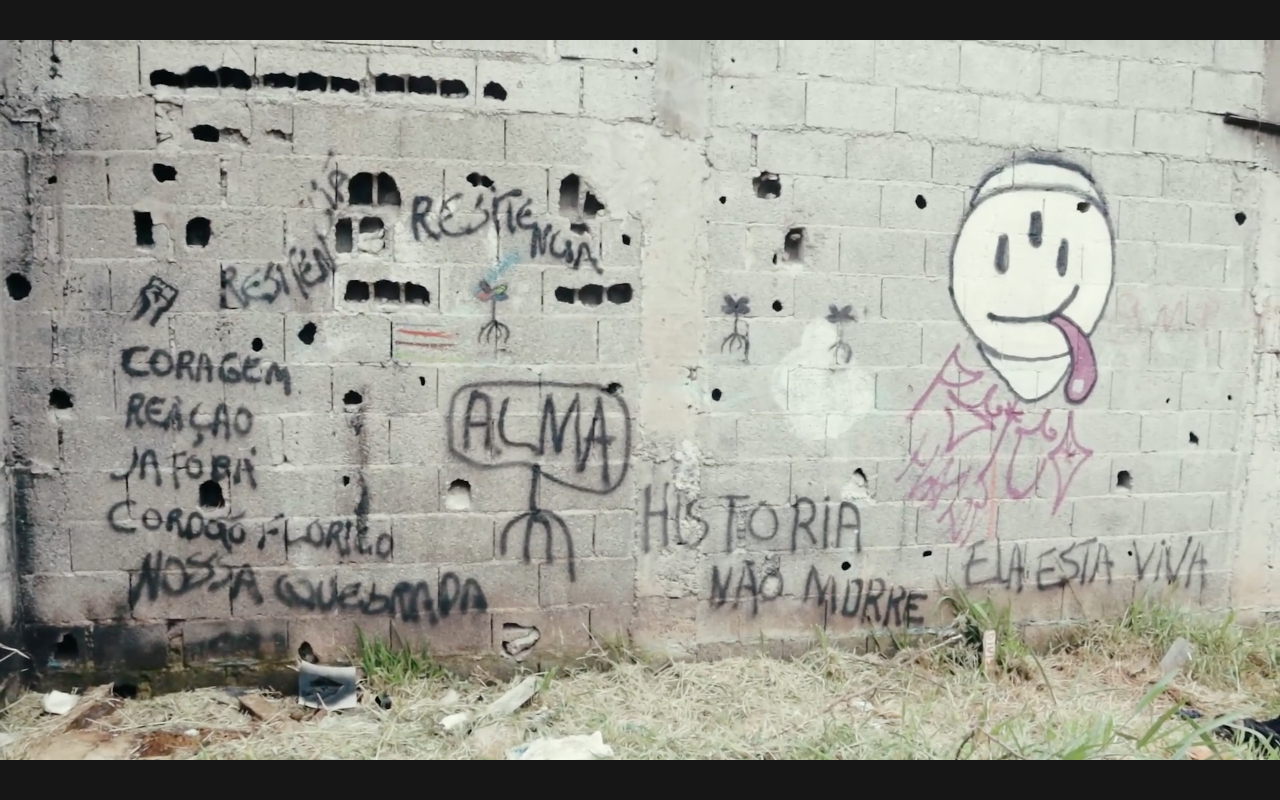 Moradores da Zona Leste transformam espaços abandonados em centros culturais