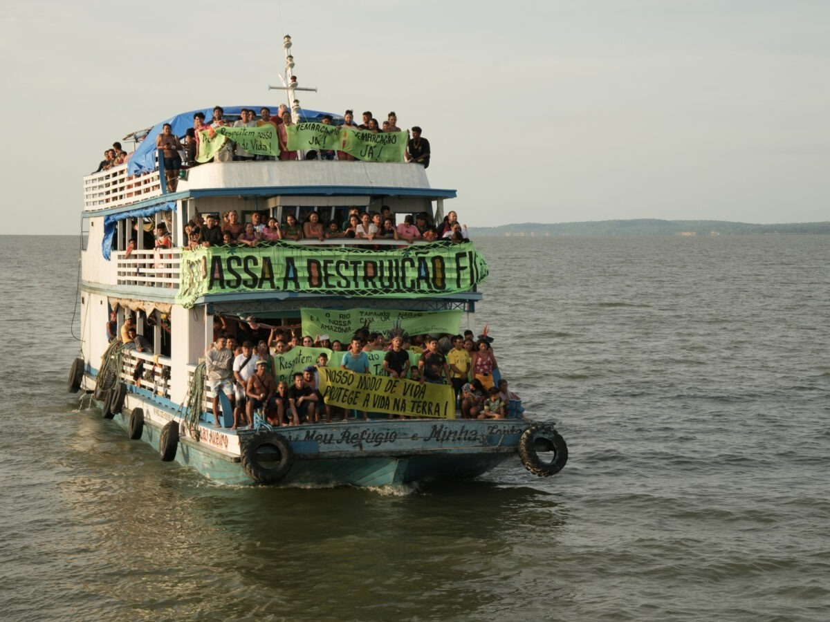 Mais de 200 embarcações marcam início do encontro histórico