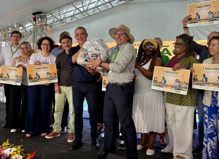 Conab entrega cesta número 1 milhão e anuncia investimento de R$ 79 mi em cozinhas solidárias