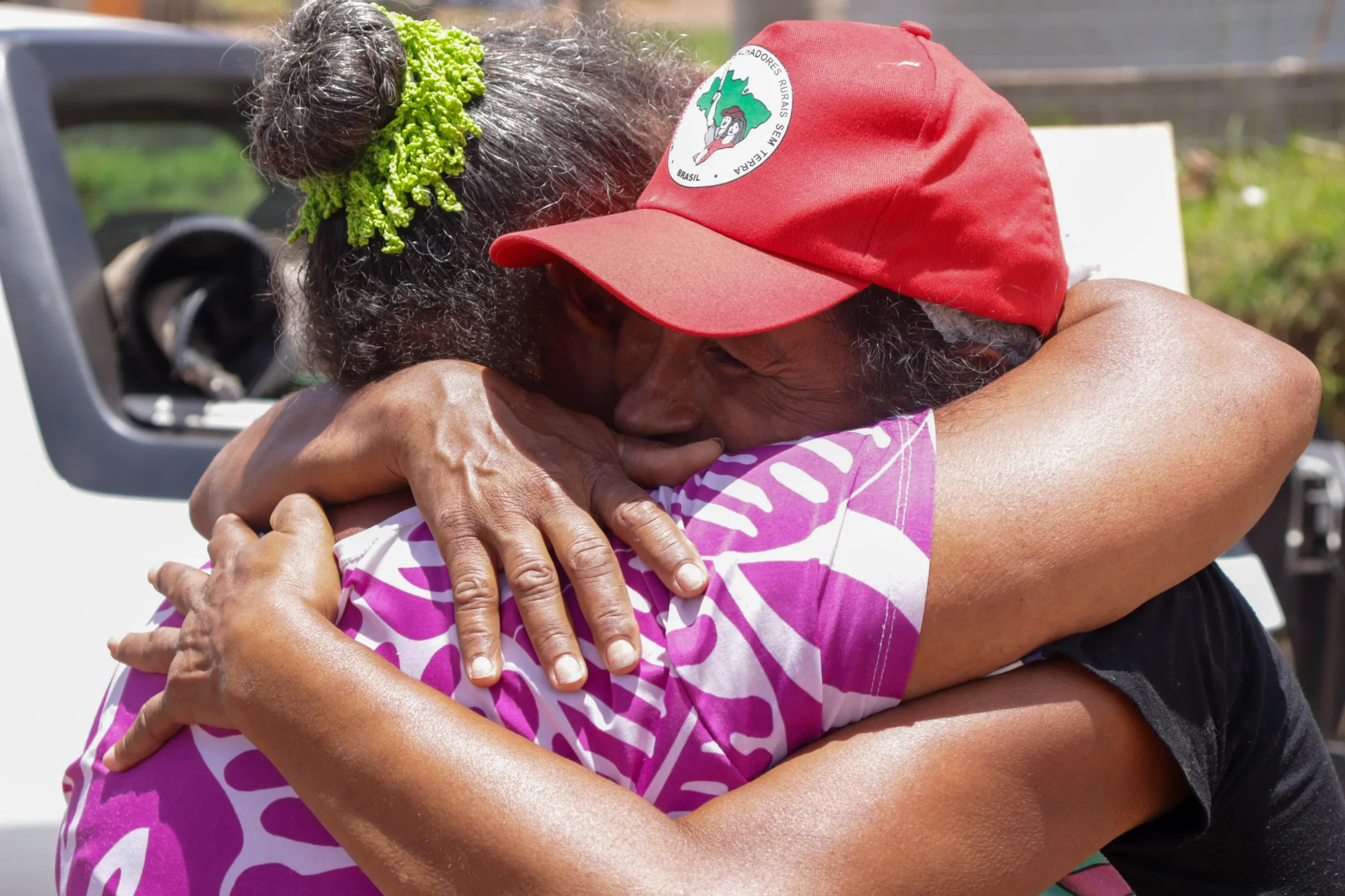 Reconstrução em Rio Bonito do Iguaçu evidencia o papel histórico da solidariedade no MST e mobiliza famílias de acampamentos e assentamentos de todo o Paraná.