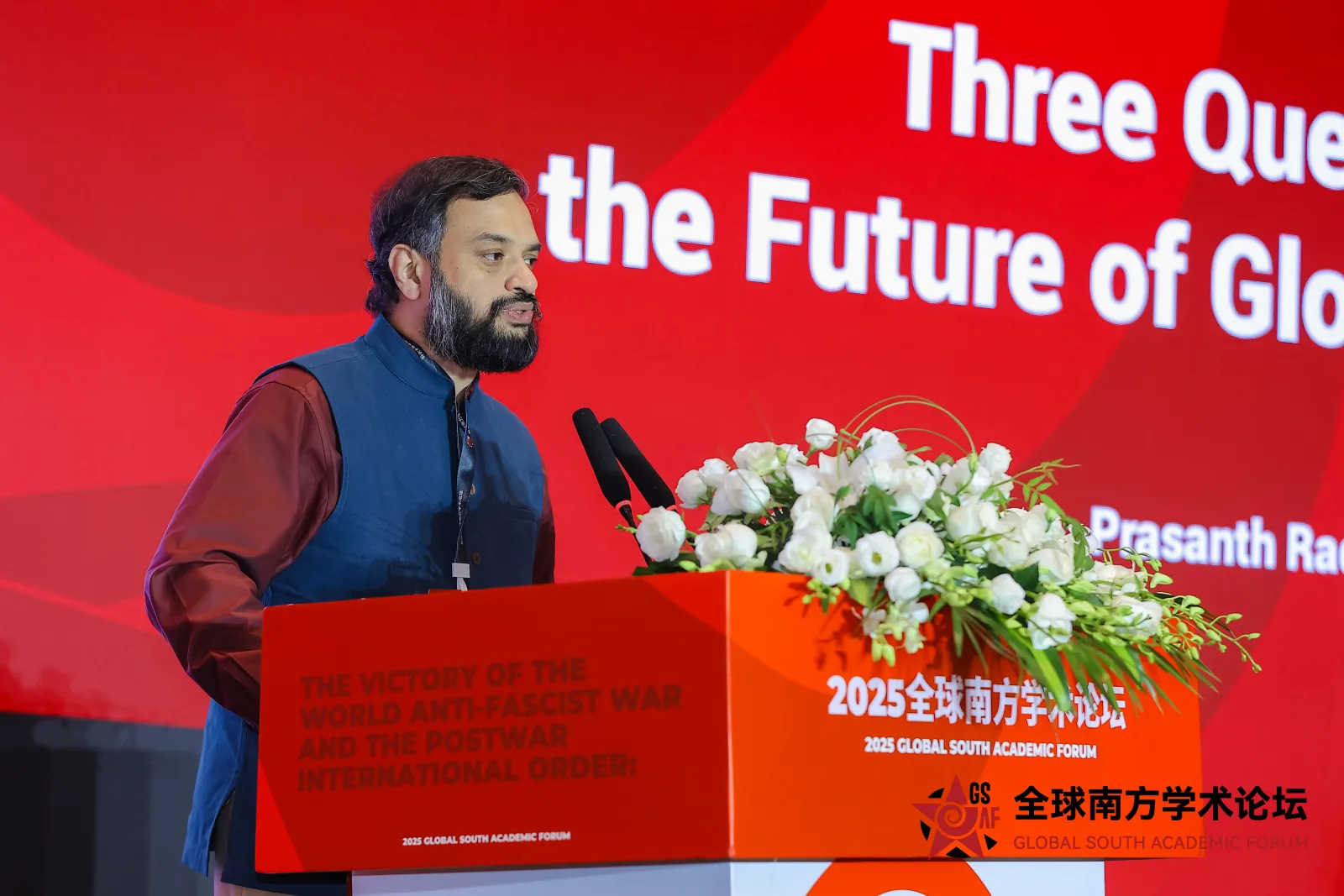 "É crucial que continuemos escrevendo e produzindo vídeos, ocupando todos os espaços possíveis para que a narrativa do Sul Global esteja presente em todas as frentes", afirmou Prasanth Radhakrishnan durante o painel