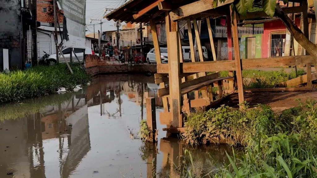 Obras paralisadas no canal do Caraparu