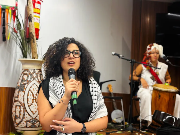 ‘É absurdo que acolham como positivo a França redigir Constituição palestina’, diz Rula Shadeed