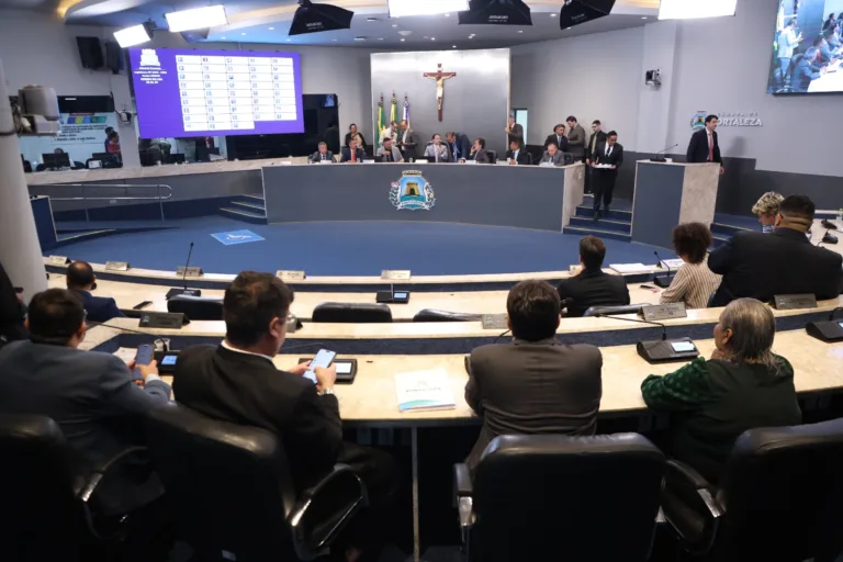  Câmara de Fortaleza aprova Plano Diretor após 6 anos de atraso em votação marcada por tensões