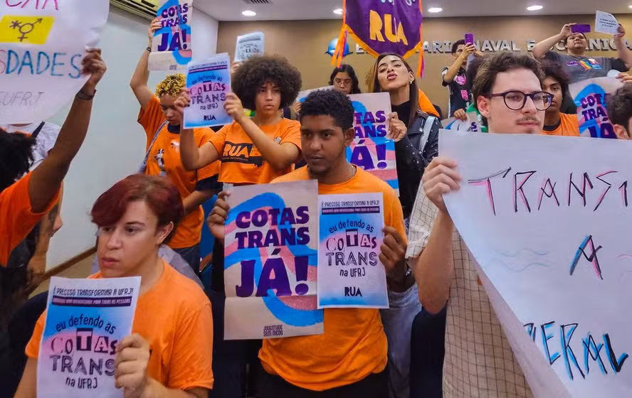 Márcio Neves, diretor de Gênero e Pertencimento da UFRJ, celebra aprovação de cotas para pessoas trans e travestis na universidade