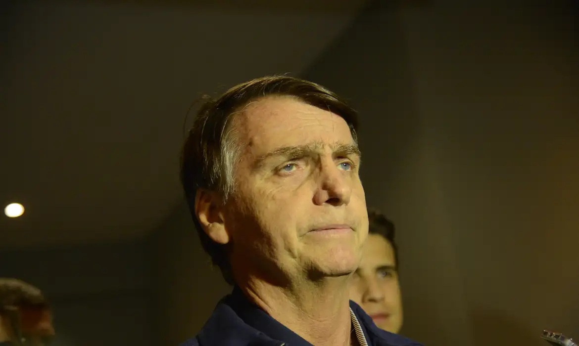 os advogados de Bolsonaro afirmam que ele tem doenças permanentes, que demandam 'acompanhamento médico intenso'