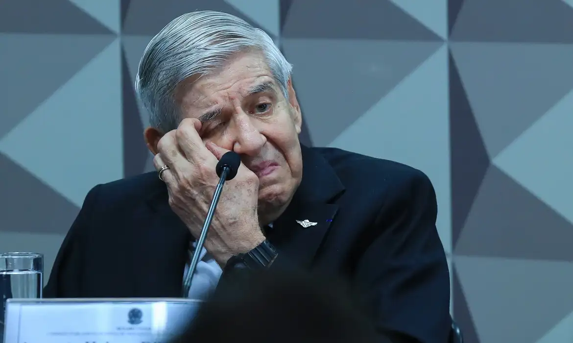 General Augusto Heleno dá depoimento durante CPI dos atos golpistas