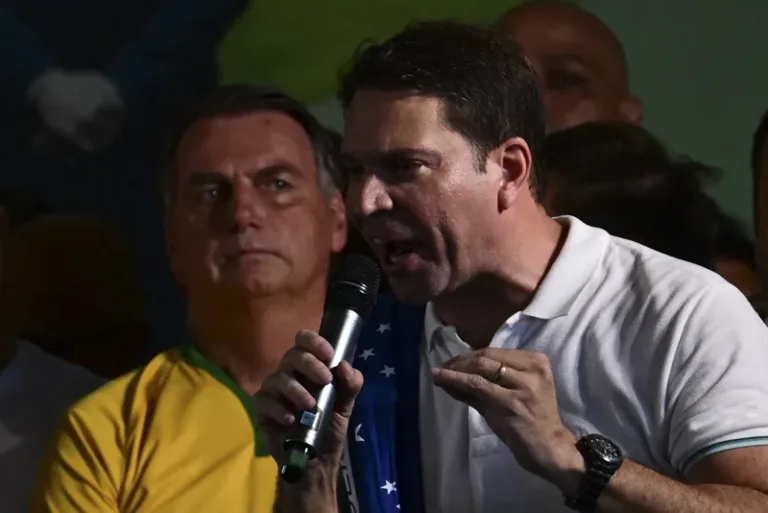 Condenado por golpe, ‘Ramagem é fugitivo como Carla Zambelli’, compara cientista político