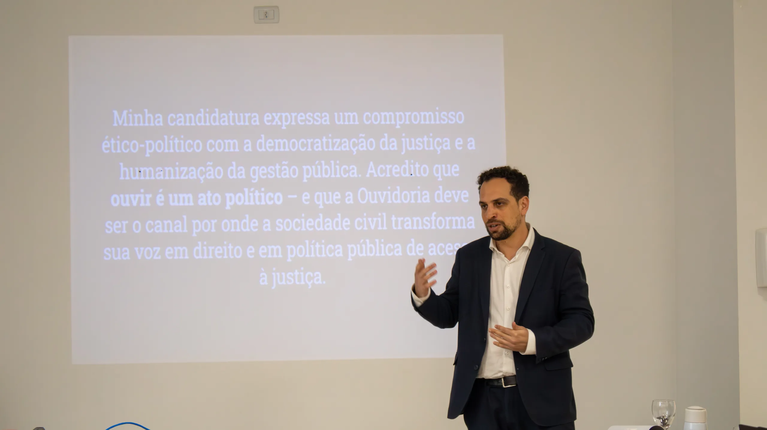 O advogado Marcel Jeronymo foi eleito novo ouvidor da Defensoria Pública do Paraná (DPE-PR)
